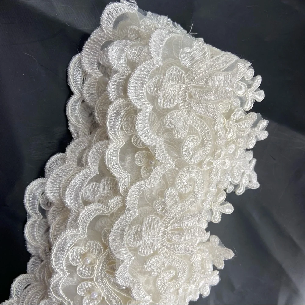 NWOT 7 Yards of Elegant, Almost White Lace Trim/Fabric w/Beads & Floral Stitch - Picture 4 of 16
